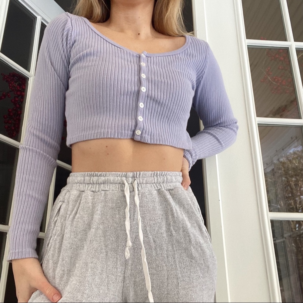 BRANDY MELVILLE SWEATER